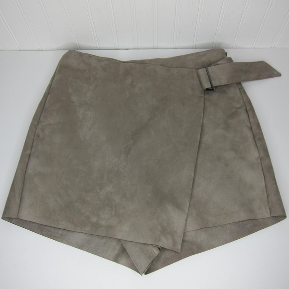Zara Pants - Zara Basics Faux Suede Skort Size XS